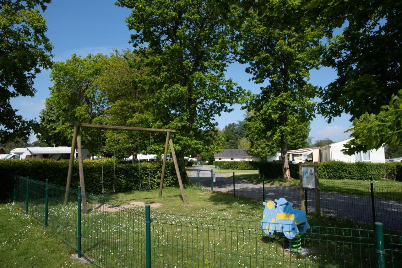 Camping Les Falaises De Toussaint Екстер'єр фото